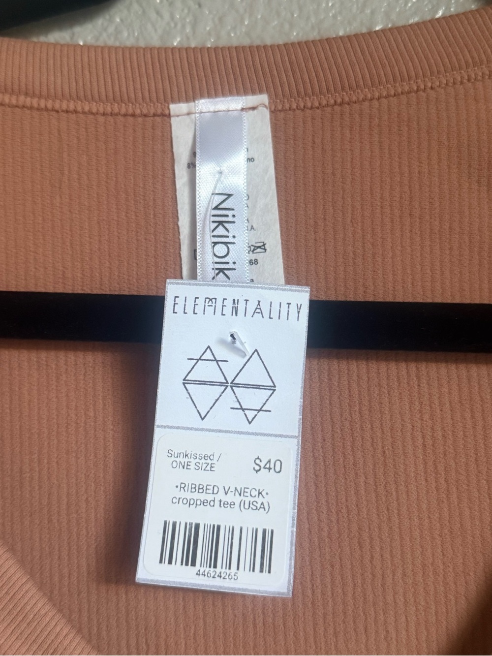 NWT Nikibiki Sunkissed Ribbed V‑Neck Crop Top - Soft Brown - Picture 3 of 5